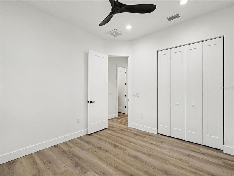 Spacious, unfurnished interior of a new home in , St. Petersburg (Image 71).