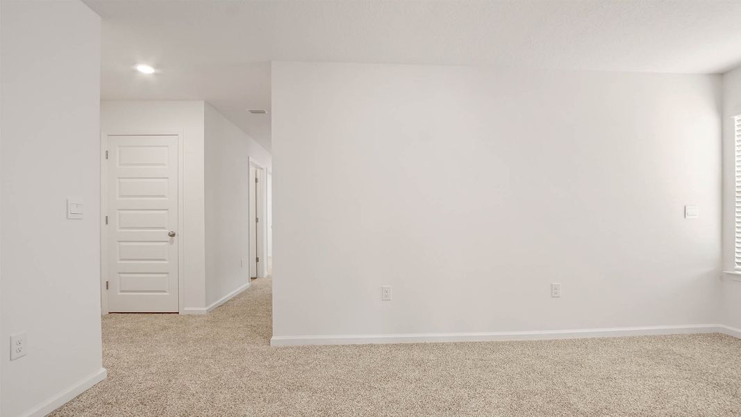 Representative unfurnished interior of a home built from the Robie by D.R. Horton in Riverwalk, Freeport (Image 29).