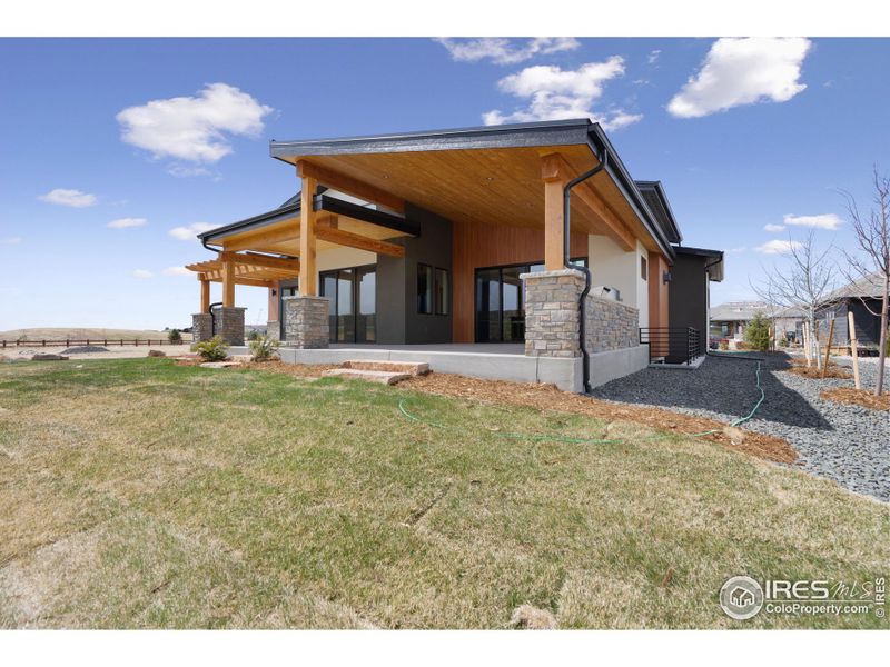 Fully Landscaped front and back yard