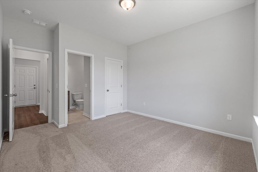 Spacious, unfurnished interior of a new home in Oakley Pointe, Moncks Corner (Image 41).