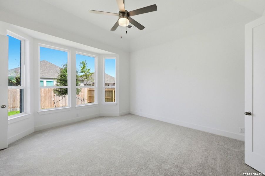 Spacious, unfurnished interior of a new home in Prominence, San Antonio (Image 13).