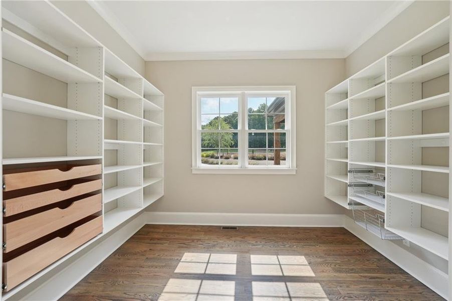 Spacious, unfurnished interior of a new home in The Reserve At Governors Towne Club, Acworth (Image 78). Spacious, unfurnished interior of a new home in The Reserve At Governors Towne Club, Acworth (Image 78).