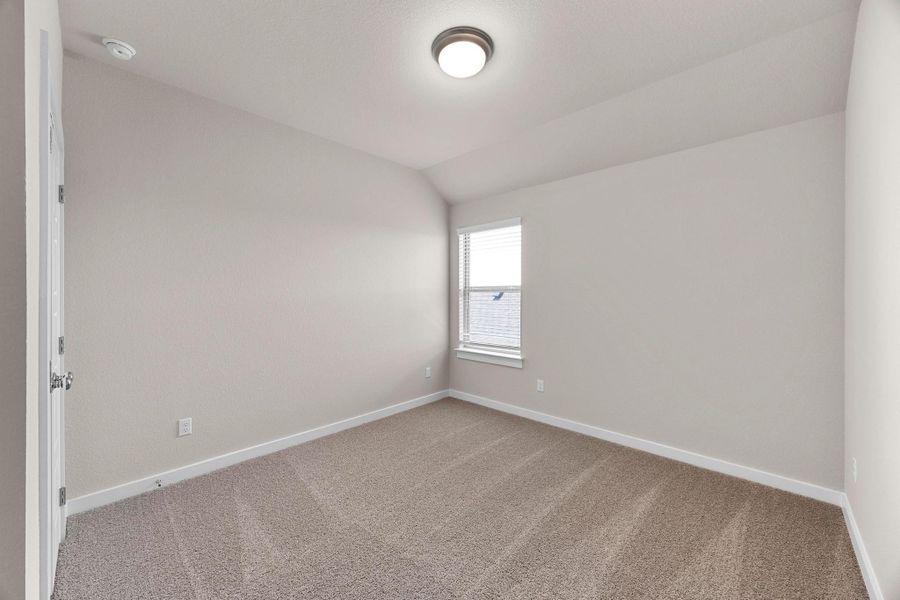 Spacious, unfurnished interior of a new home in Lakeside at Tessera, Lago Vista (Image 12).