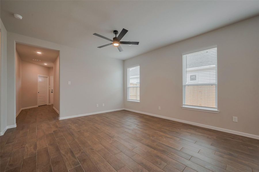 Spacious, unfurnished interior of a new home in Woodland Lakes, Huffman (Image 23).