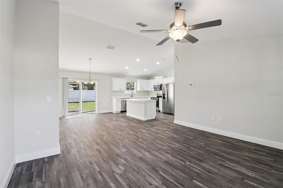 Spacious, unfurnished interior of a new home in , Ocala (Image 16).
