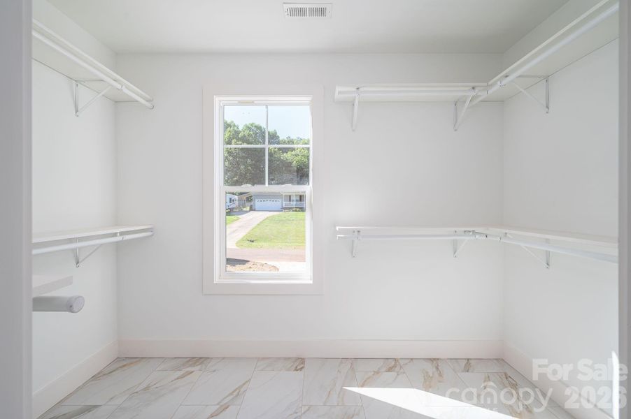Spacious, unfurnished interior of a new home in , Lincolnton (Image 13).