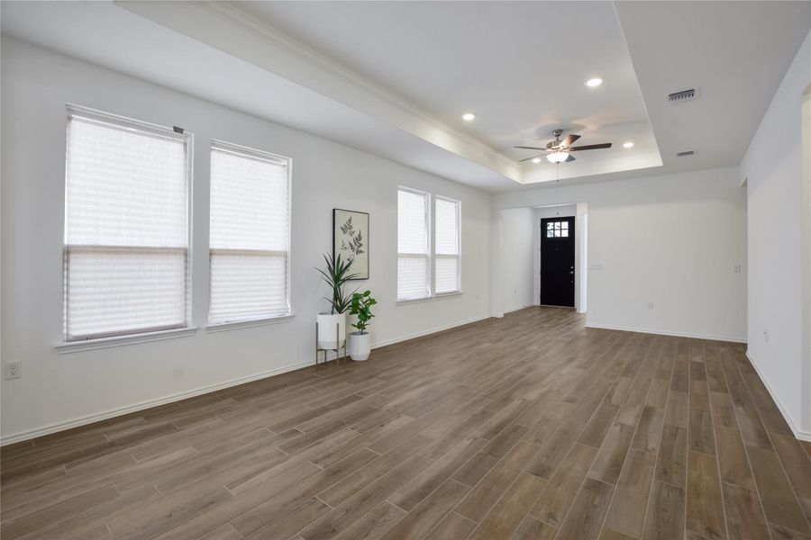 Spacious, unfurnished interior of a new home in Sun City Texas, Georgetown (Image 16).