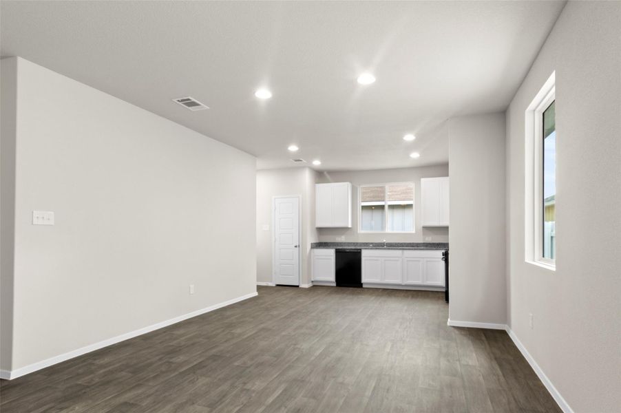 Spacious, unfurnished interior of a new home in Casetta Ranch, Kyle (Image 17). Spacious, unfurnished interior of a new home in Casetta Ranch, Kyle (Image 17).