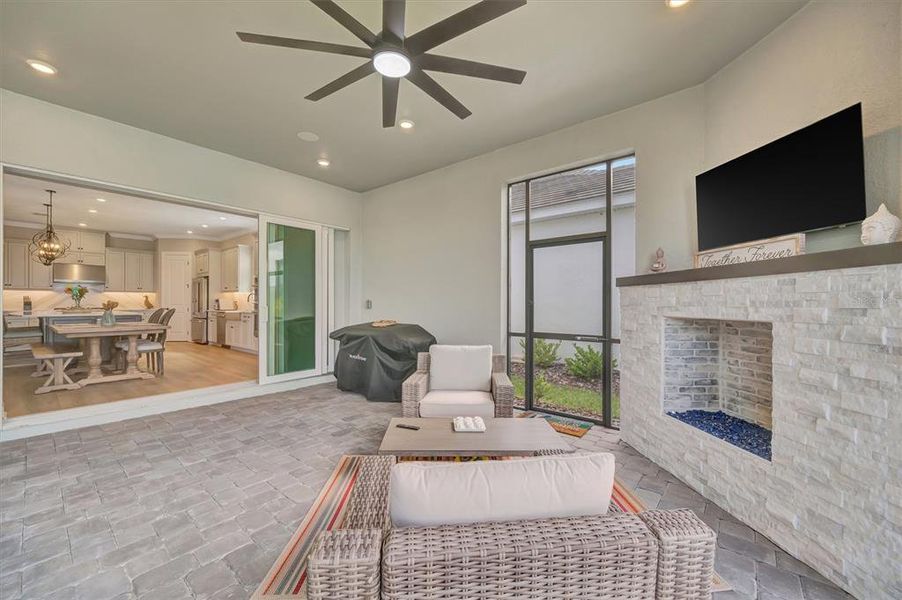 Furnished interior view inside a new home in , Palmetto (Image 66).