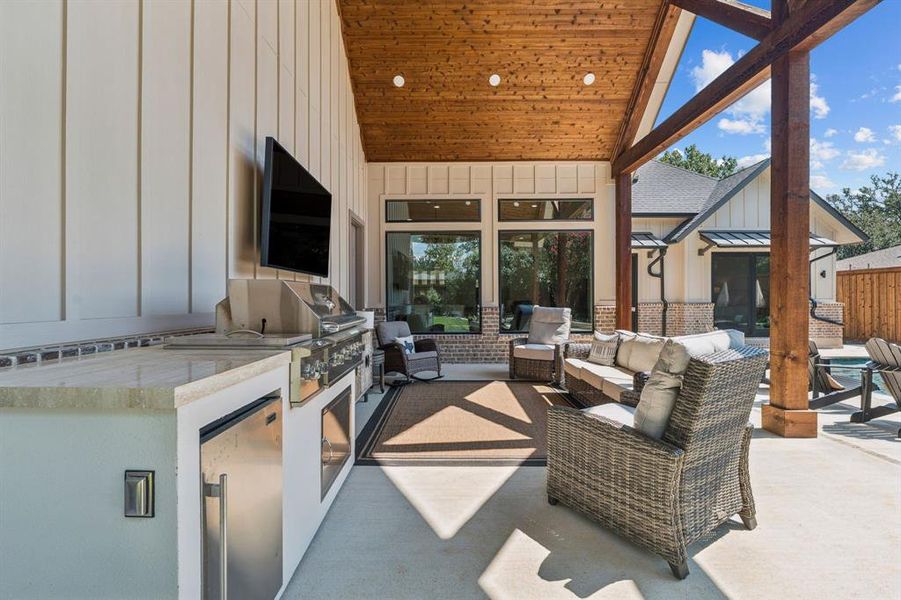 Exterior details and patio area of a home in , Highland Village (Image 3).