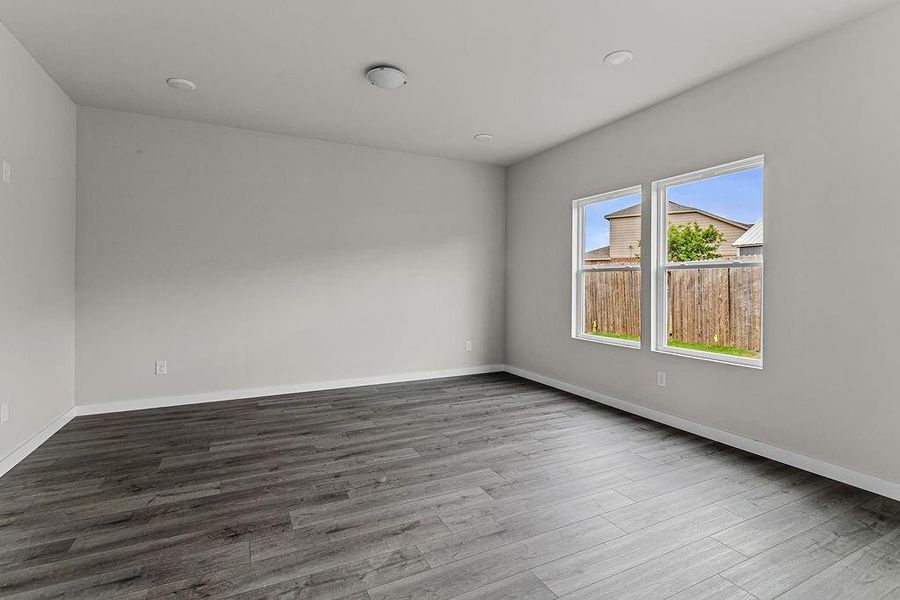 Spacious, unfurnished interior of a new home in Trails of Fossil Creek, Fort Worth (Image 18).