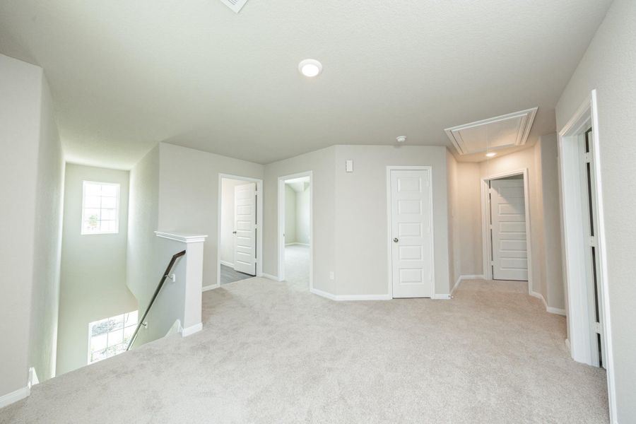 Spacious, unfurnished interior of a new home in Cliffstone Hills, Conroe (Image 7). Spacious, unfurnished interior of a new home in Cliffstone Hills, Conroe (Image 7).