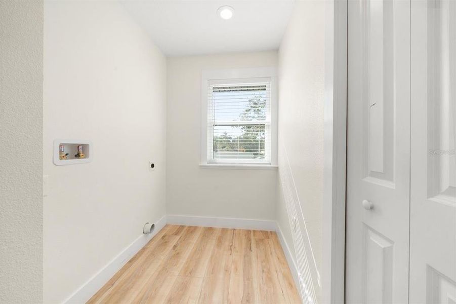 Spacious, unfurnished interior of a new home in , Largo (Image 23).