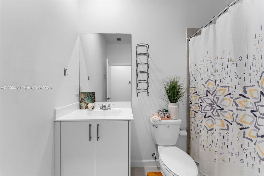 Furnished interior view inside a new home in , Homestead (Image 18).