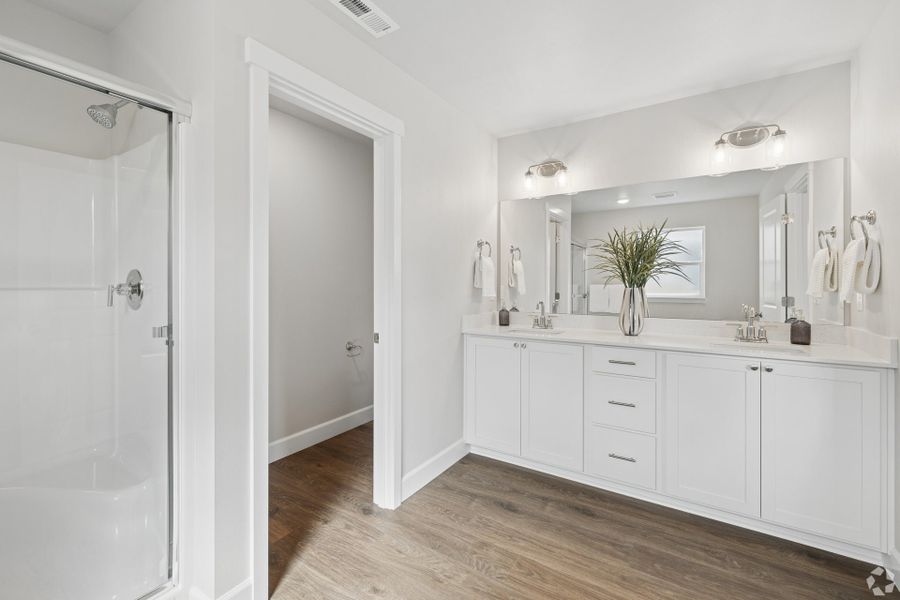 Furnished interior view inside a new home in IronHorse, Prineville (Image 14).