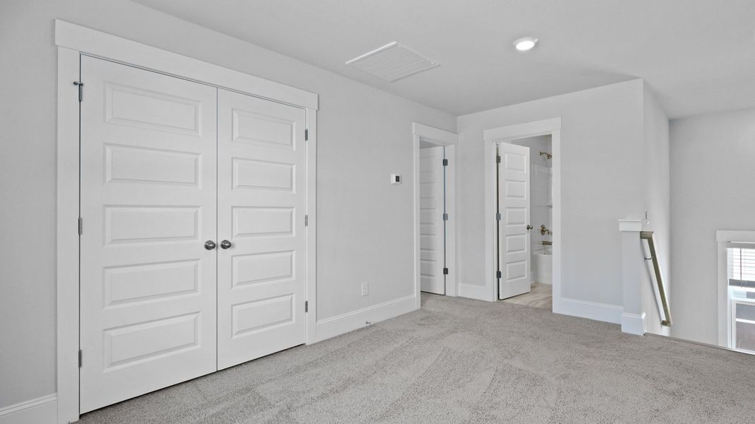Spacious, unfurnished interior of a new home in Rivers Reach, Yemassee (Image 18).