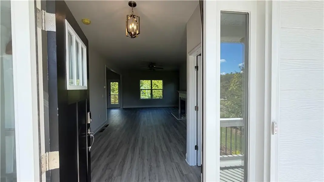 Spacious, unfurnished interior of a new home in Habersham Meadows, Demorest (Image 27).