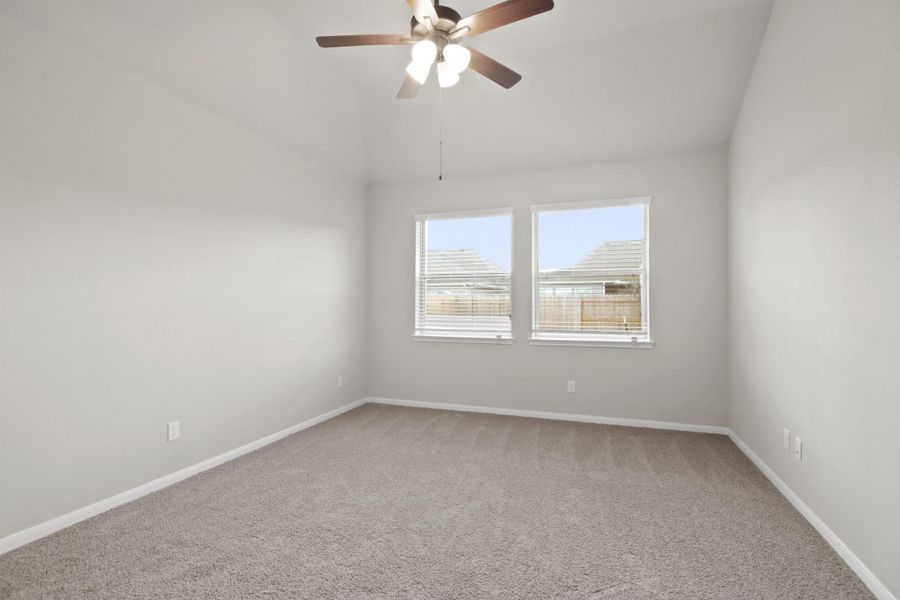 Spacious owner's suite (*Photo not of actual home and used for illustration purposes only.)
