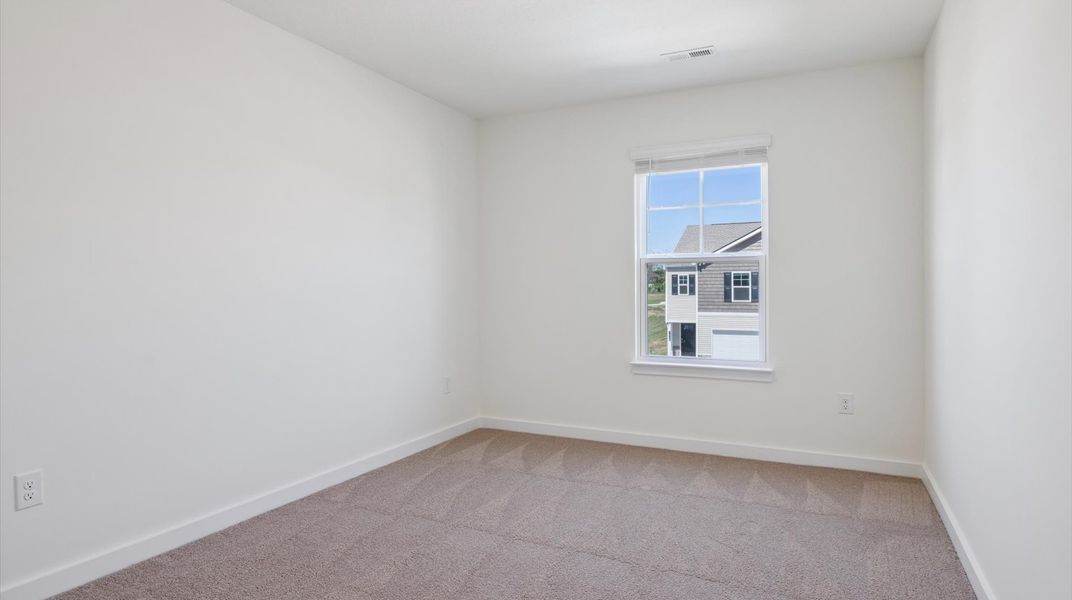 Spacious, unfurnished interior of a new home in Belhaven, Knoxville (Image 13).