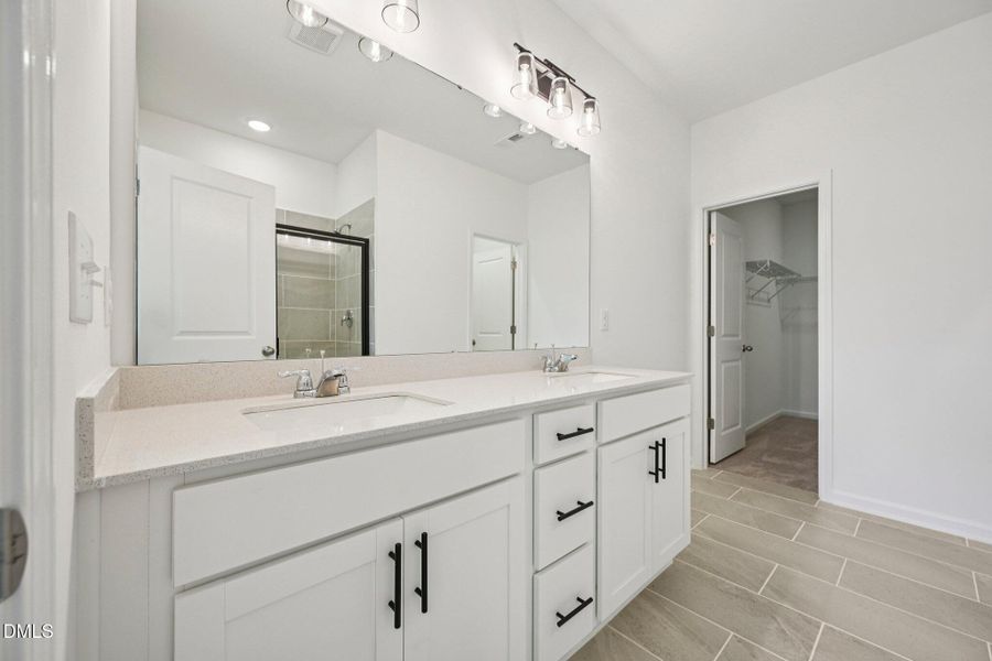 29-web-or-mls-Ken Dr-S1704-029
