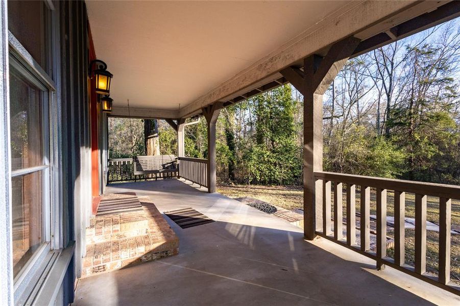 Exterior details and patio area of a home in , Mineola (Image 21).