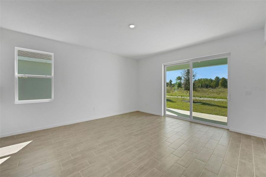 Spacious, unfurnished interior of a new home in Willowbrook North, Winter Haven (Image 16).