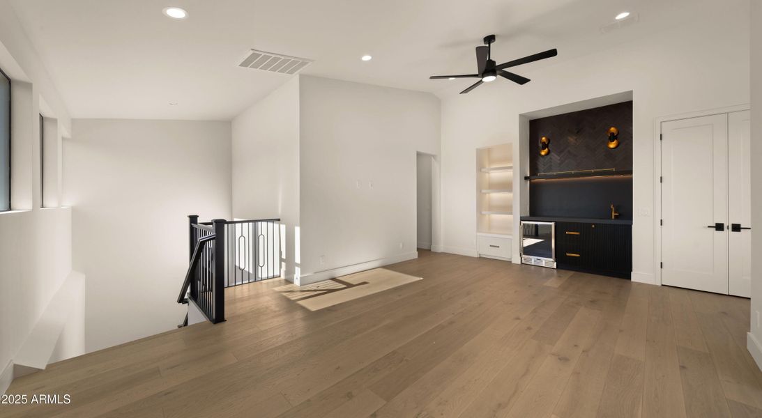 Upstairs Loft3 Upstairs Loft3