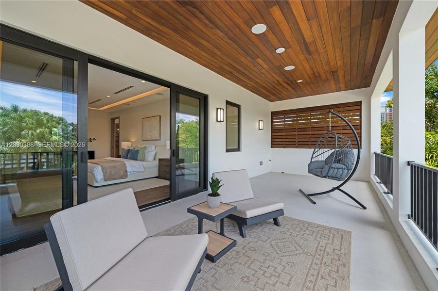Exterior details and patio area of a home in , Miami (Image 25).