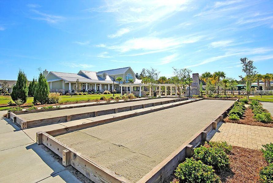 Community amenities in , Summerville (Image 62).
