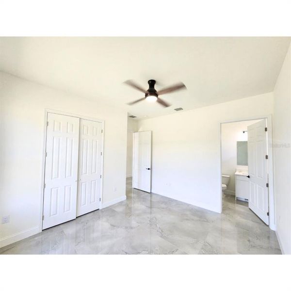 Spacious, unfurnished interior of a new home in , Port Charlotte (Image 15).