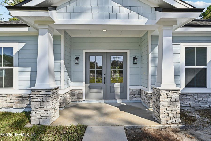 Exterior details and patio area of a home in , Fernandina Beach (Image 21).