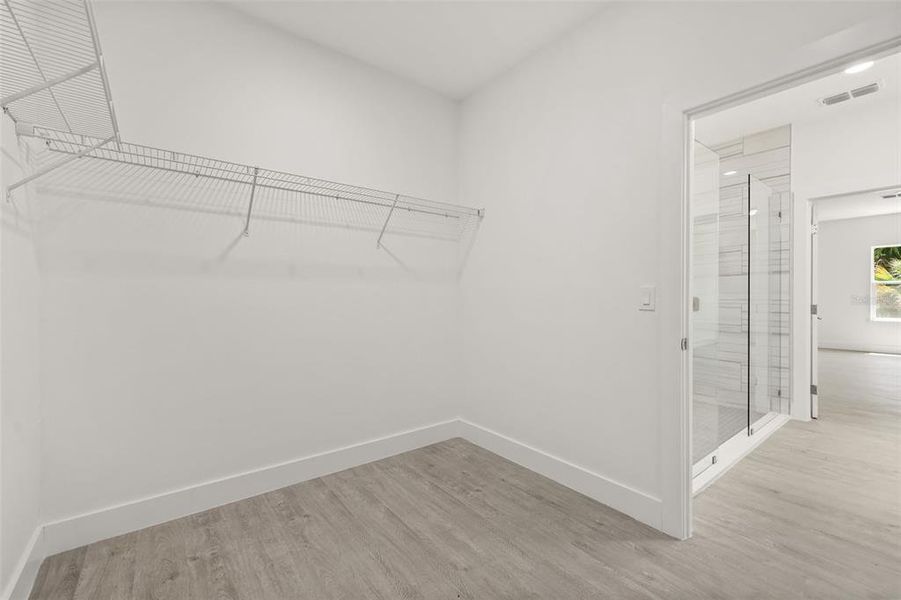 Spacious, unfurnished interior of a new home in , Palm Bay (Image 36).