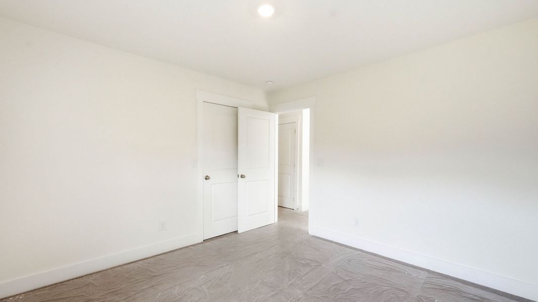 Spacious, unfurnished interior of a new home in Fieldcrest Acres, Blountville (Image 22).