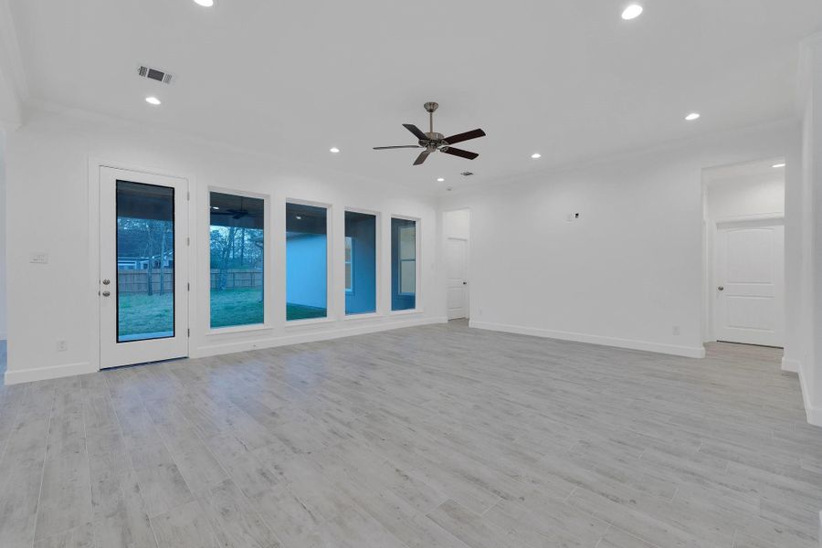 Image 6 of a home in .