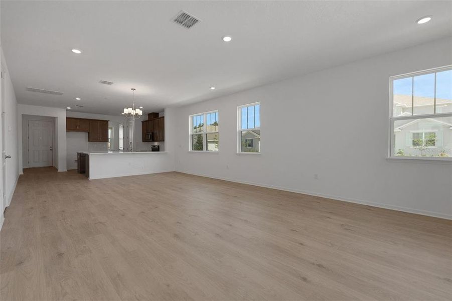 Spacious, unfurnished interior of a new home in Crossroads at Kelly Park, Apopka (Image 26).