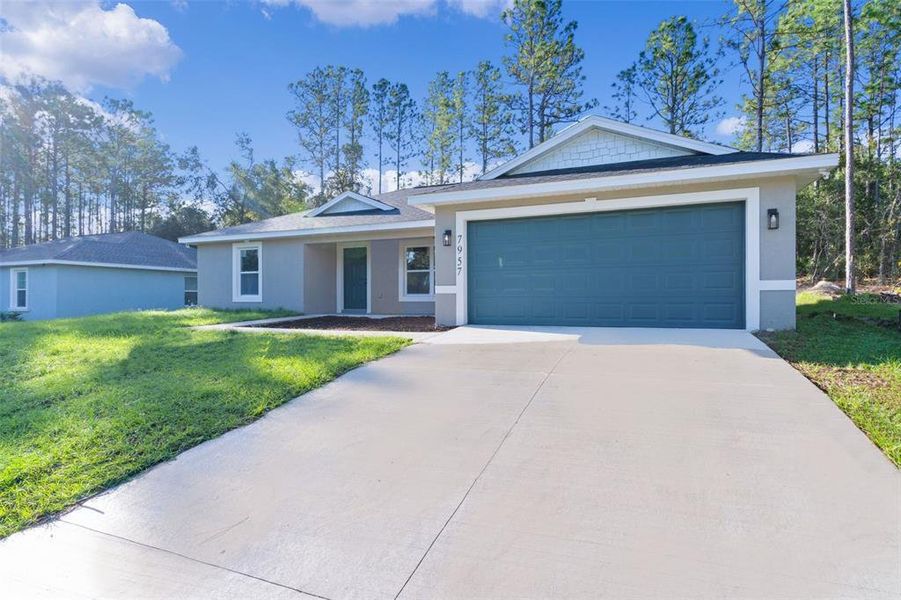 Exterior details and patio area of a home in , Citrus Springs (Image 22).