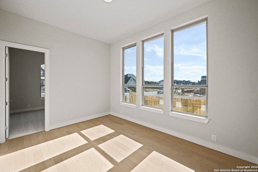 Spacious, unfurnished interior of a new home in Davis Ranch, San Antonio (Image 21).