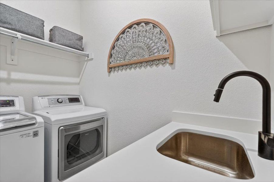 Close-up of interior finishes inside a home in Saddle Star Estates, Rockwall (Image 22).