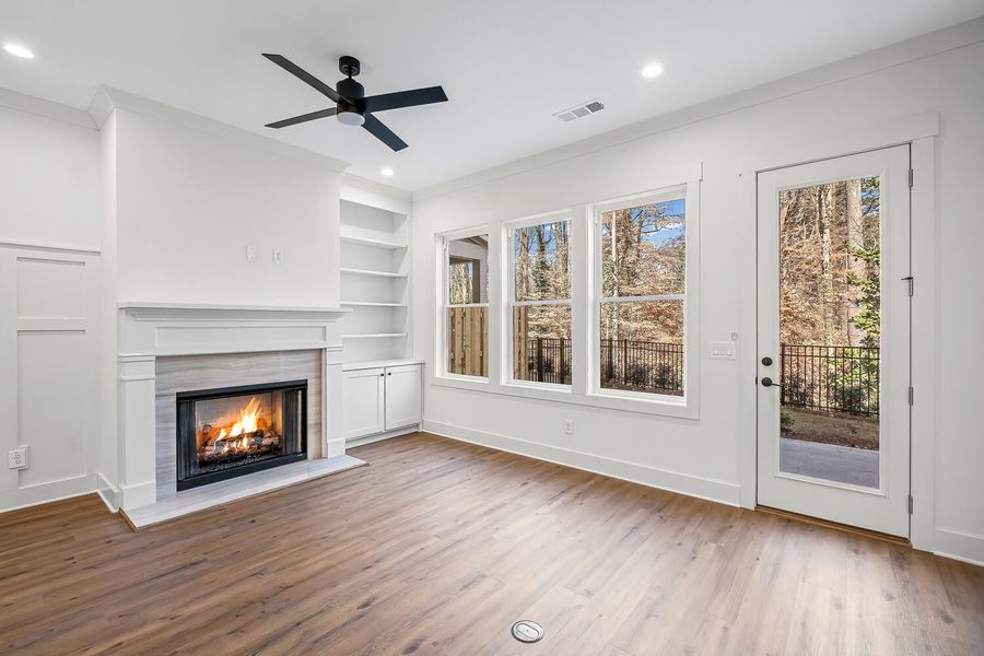 Spacious, unfurnished interior of a new home in Devin's Shire, Kennesaw (Image 9).