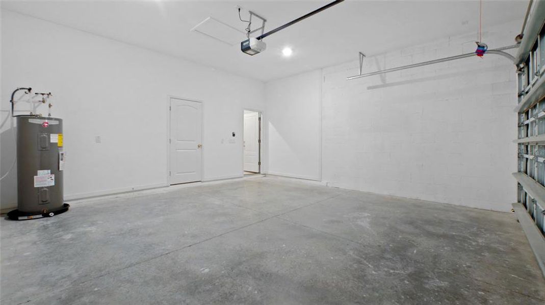 Spacious, unfurnished interior of a new home in , Port Charlotte (Image 26).