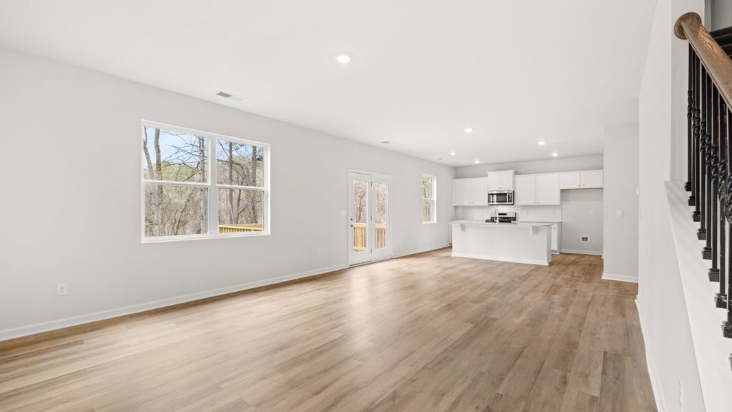 Spacious, unfurnished interior of a new home in South Wind, Union City (Image 20).