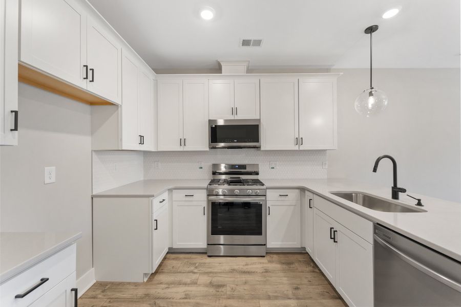 Representative furnished interior of a home built from the Holland by Hunter Quinn Homes in Victor Park, Greer (Image 13).