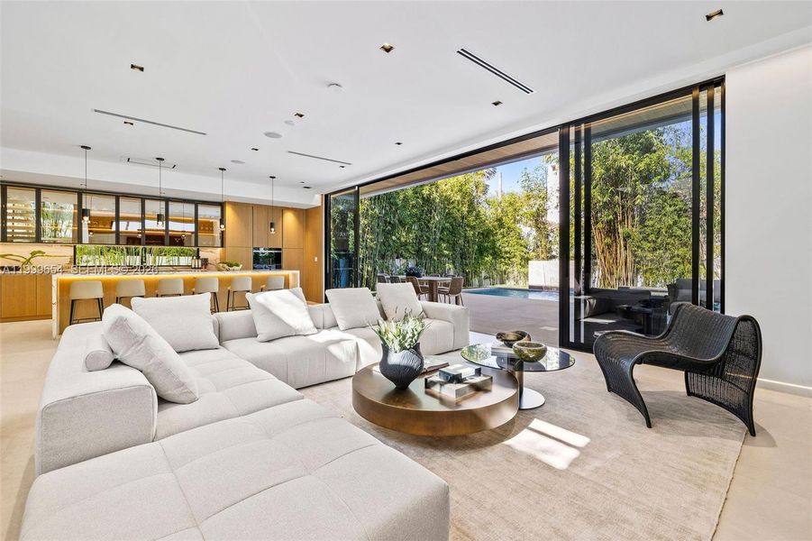 Community amenities in , Miami Beach (Image 41). Community amenities in , Miami Beach (Image 41).