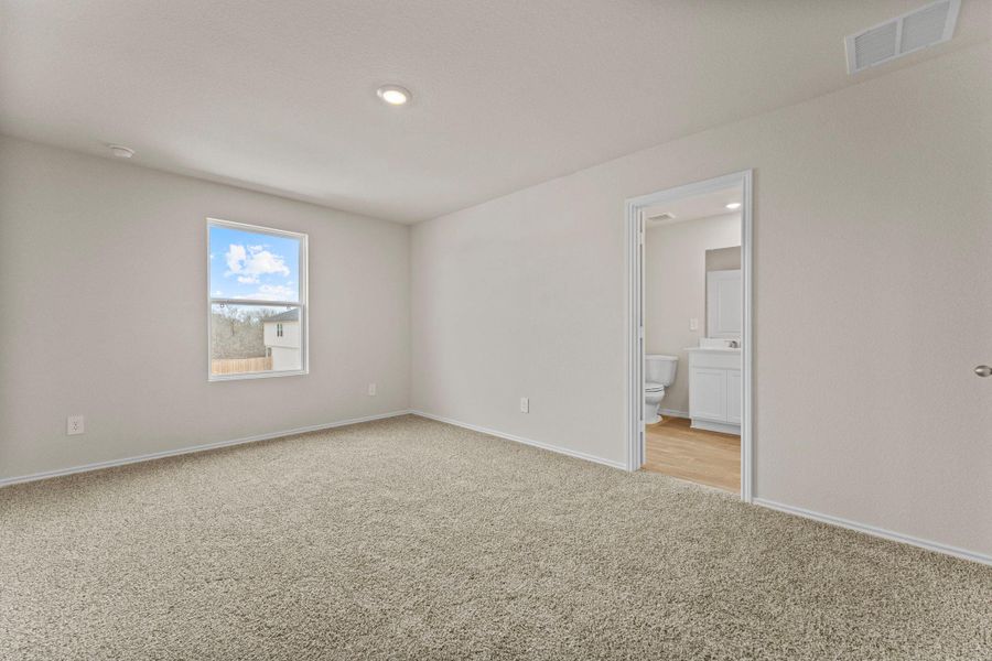 Spacious, unfurnished interior of a new home in Bollinger, Maxwell (Image 10).