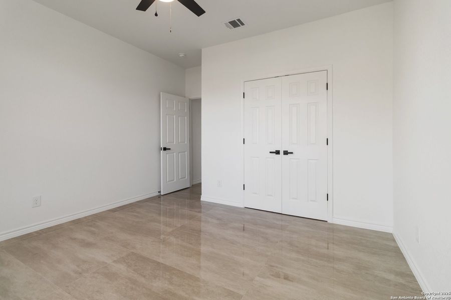 Spacious, unfurnished interior of a new home in , San Antonio (Image 23).