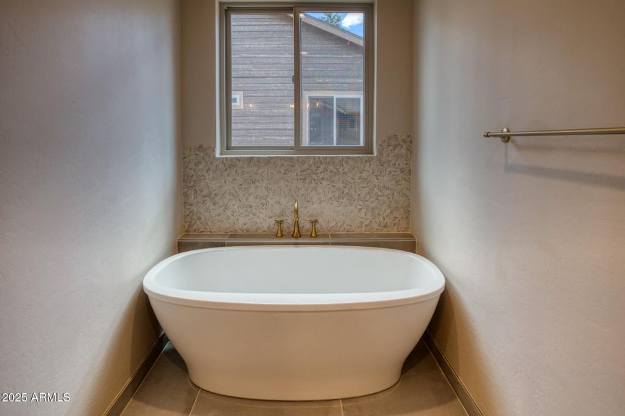 Private Tub Private Tub