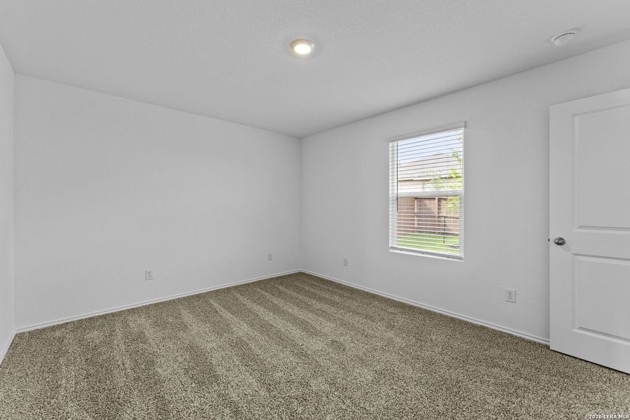 Spacious, unfurnished interior of a new home in Avenida, Converse (Image 22).
