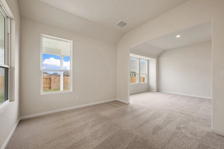 Spacious, unfurnished interior of a new home in Berry Creek Highlands, Georgetown (Image 36).