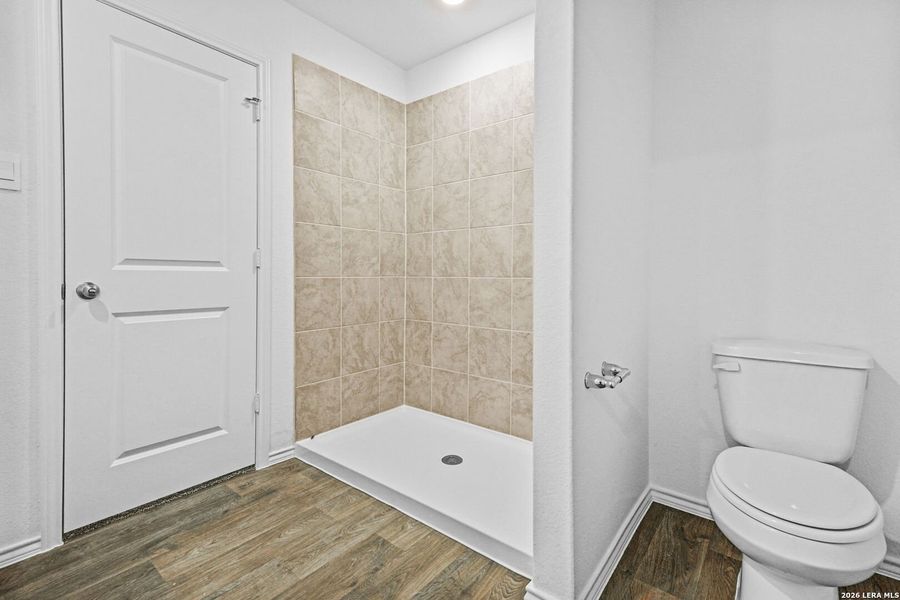 Furnished interior view inside a new home in Avenida, Converse (Image 8).