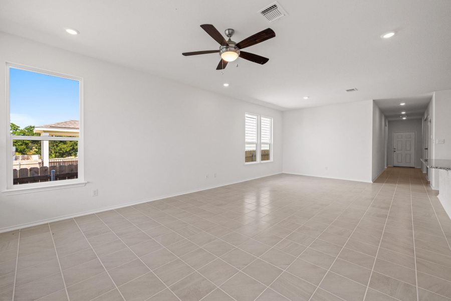 Spacious, unfurnished interior of a new home in Sonterra - Cool Water, Jarrell (Image 17).